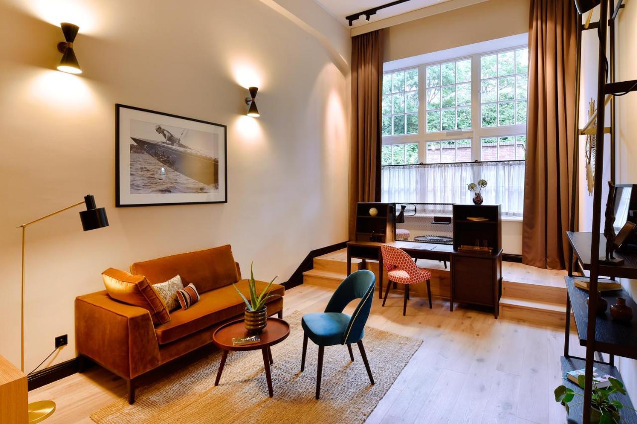 Das James Flensburgo Exterior foto A room at the hotel