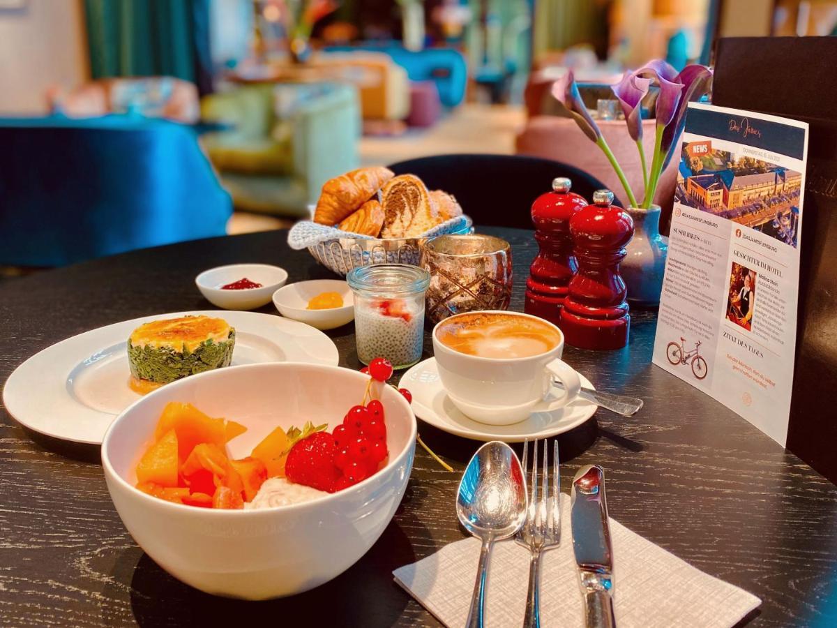 Das James Flensburgo Exterior foto Breakfast at the hotel