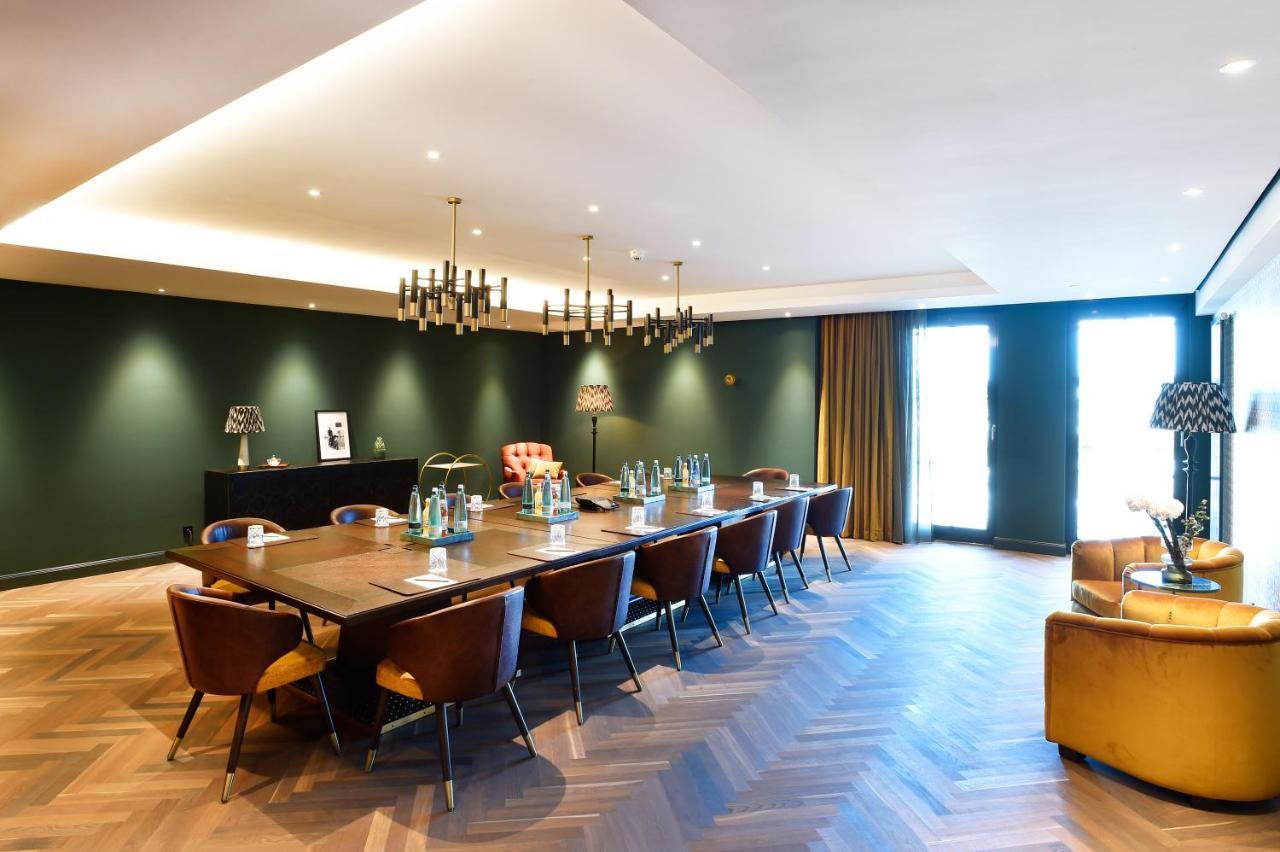 Das James Flensburgo Exterior foto The Boardroom at The Ivy Collection