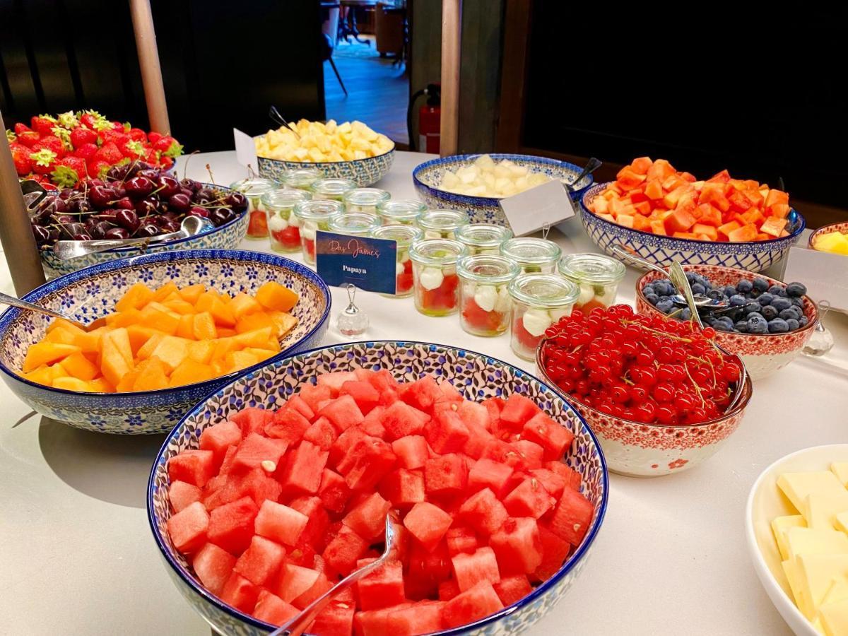 Das James Flensburgo Exterior foto Fruit salad
