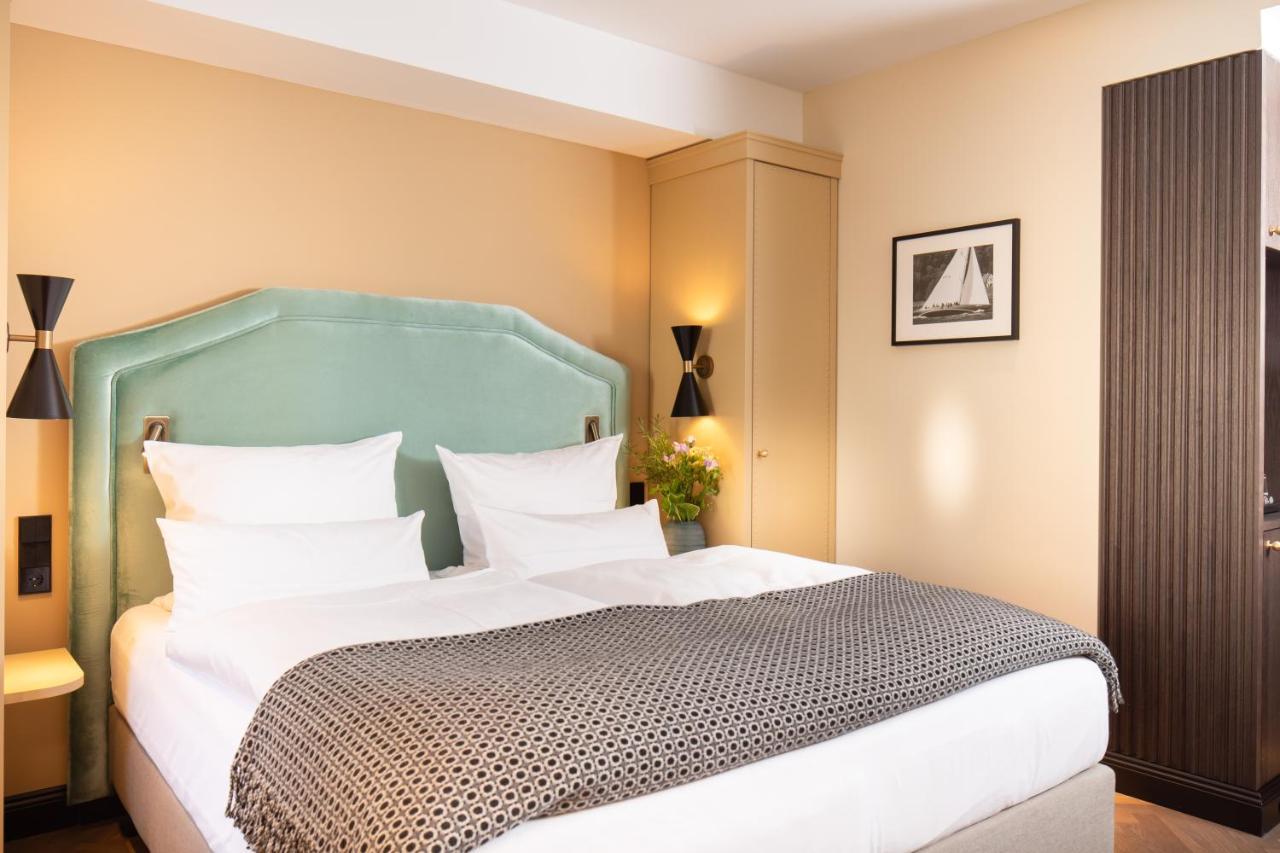 Das James Flensburgo Exterior foto A room at the hotel